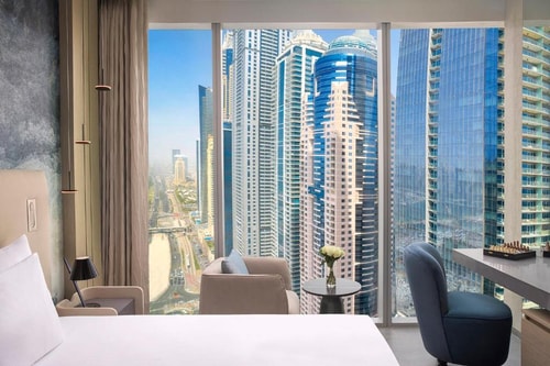 Deluxe King Room Near To Skydive Dubai 1 Luxury Bookings