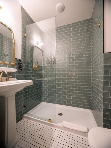 Standard Twin Room Near The UPS Store DAL 7 Luxury Bookings