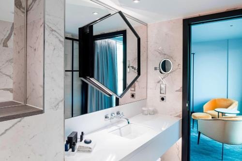 King Room Near London City Mission LON 4 Luxury Bookings
