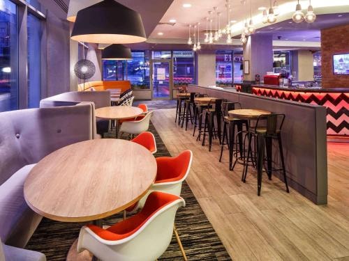 King or Twin Room Near Tesco Bank LON 11 Luxury Bookings