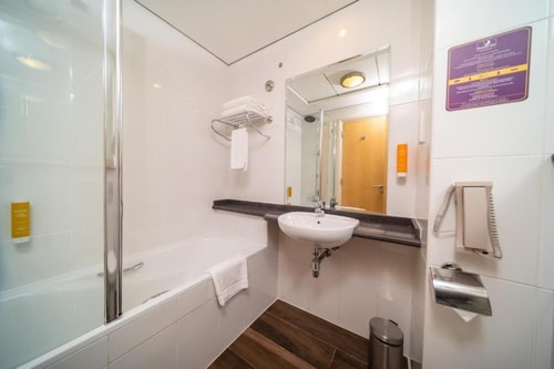 Double Room Near Dubai Investment Park Metro 2 6 Luxury Bookings