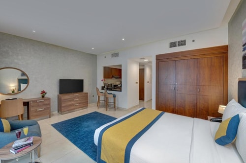 Studio Apartment Near Al Jaddaf Metro Ak 2 Luxury Bookings