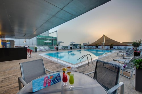Deluxe King Room Near Port Saeed Plaza Dubai 14 Luxury Bookings