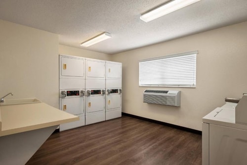 King Studio Suite Near Willowbrook WWTP HOU 13 Luxury Bookings