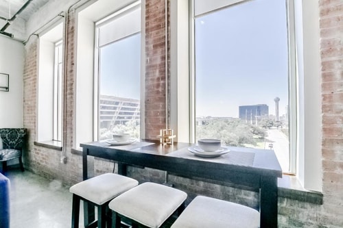 One Bedroom Near Akard Plaza DAL 7 Luxury Bookings