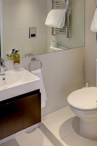 Standard Double Room Near The Chiswick Cinema LON 4 Luxury Bookings