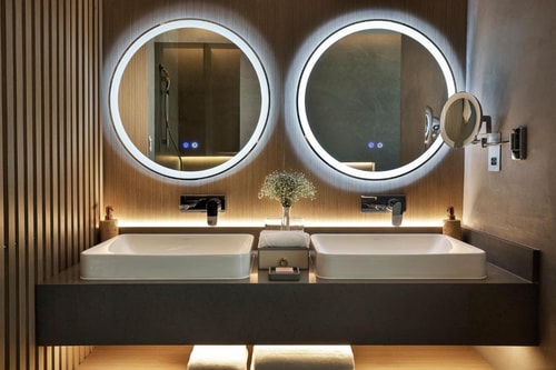 One Bedroom King Suite Near To Skydive Dubai 3 Luxury Bookings