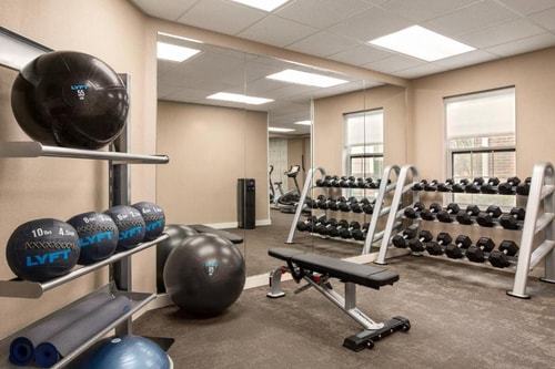 King Studio Suite Near Willowbrook WWTP HOU 16 Luxury Bookings