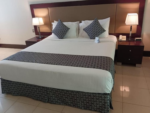 Deluxe King Or Twin Room Near Karama Center Al Ain 2 Luxury Bookings