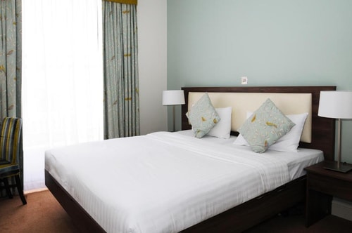 Double Or Twin Room Near Cleveland Square LON Luxury Bookings