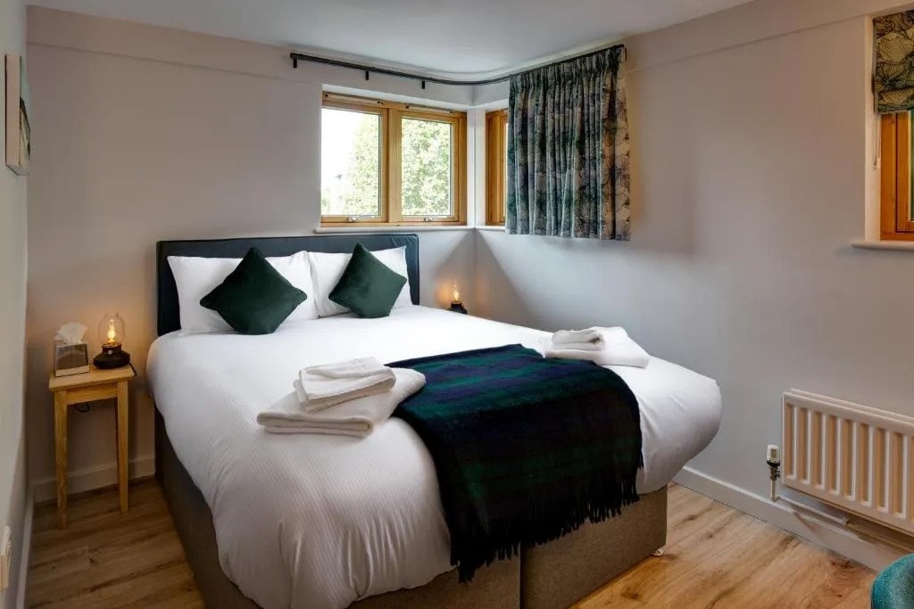 King Room Near Albert Gardens LON Luxury Bookings
