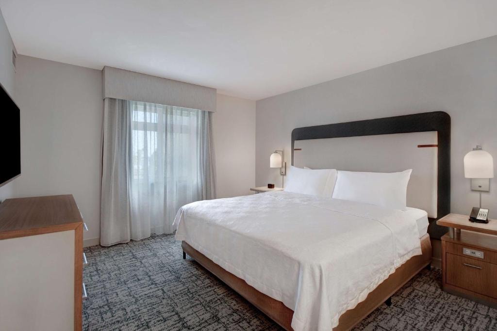 1 Bedroom King Suite Near Kezar Life Sciences SAN Luxury Bookings