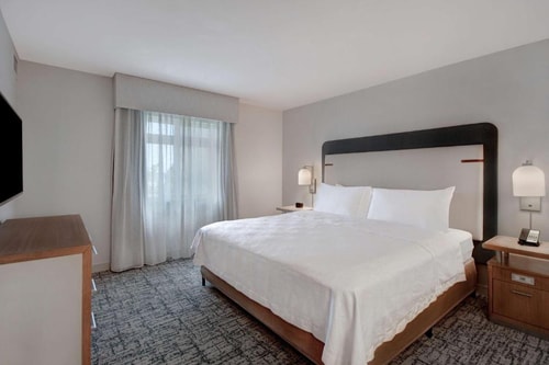 1 Bedroom King Suite Near Kezar Life Sciences SAN Luxury Bookings