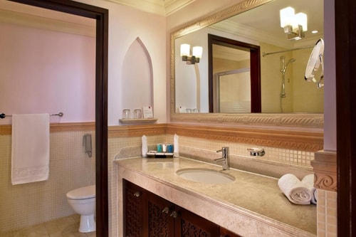One Bedroom Suite City View Near Dubai Media City 4 Luxury Bookings