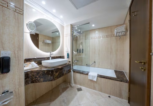 King Or Twin Guest Room Near Port Saeed Plaza 5 Luxury Bookings