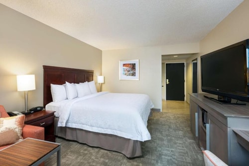 King Room Near Post Oak Park HOU 7 Luxury Bookings