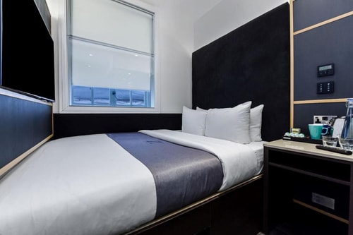 Queen Room Near Museum of Freemasonry LON 3 Luxury Bookings