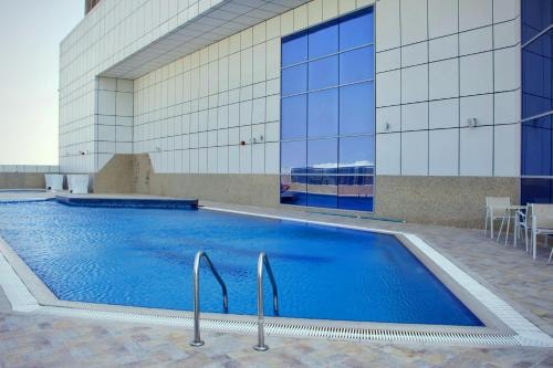 Premium Twin Room Near City Down Mini Mart Dubai 14 Luxury Bookings