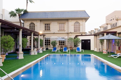 Deluxe King Or Twin Room Near Satwa Roundabout 15 Luxury Bookings