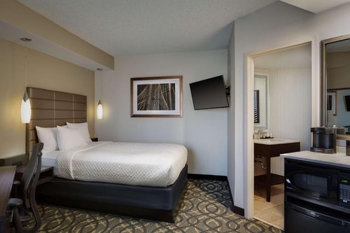 Standard Room Near Bachman Greenbelt Trail DAL Luxury Bookings