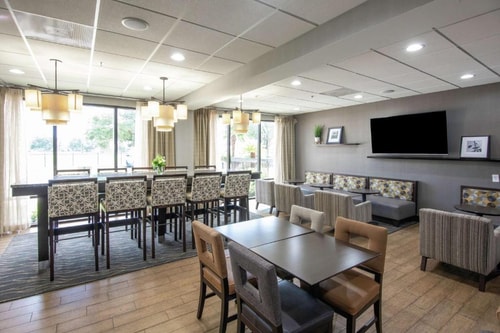 King Room Near Wilchester Elementary School HOU 5 Luxury Bookings