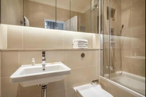 Deluxe Double Room Near The Green Park London LON 3 Luxury Bookings