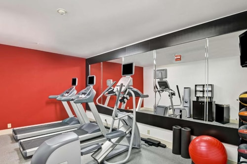King Studio Suite Near George Bush Park HOU 11 Luxury Bookings