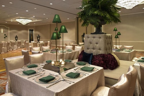 Standard King Room Near Harmonica Man Park HOU 10 Luxury Bookings