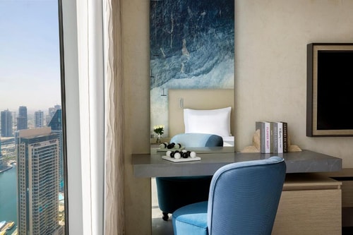 Deluxe King Room Near To Skydive Dubai 4 Luxury Bookings