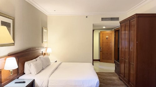 Superior King Or Twin Room Near To Al Riqqa Metro 2 Luxury Bookings
