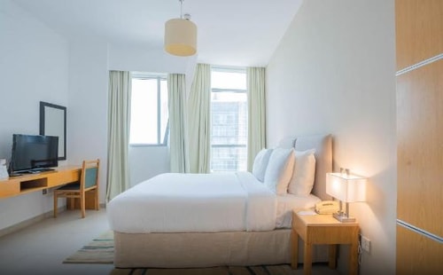 Classic Studio Near Carrefour Tecom Ab 1 Luxury Bookings