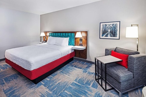 King Room Near Cottage Grove Park HOU Luxury Bookings