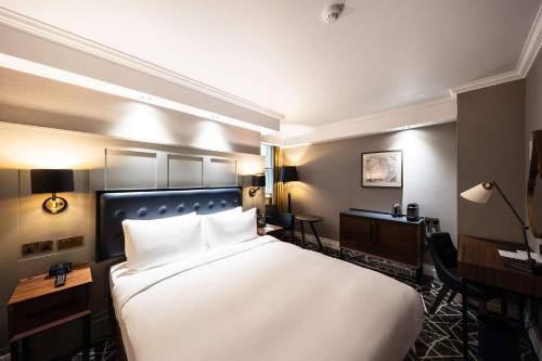 Cosy Atrium Room Near Our Lady Of Victories LON 3 Luxury Bookings