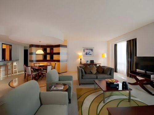 Three Bedroom Apartment On Sheikh Zayed Road 5 Luxury Bookings