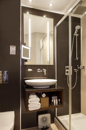 Premier Double Or Twin Room Near Chinatown LON 5 Luxury Bookings