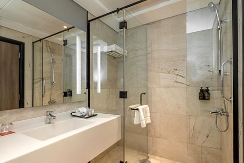 King or Twin Room Near Copper Kettle Restaurant 8 Luxury Bookings