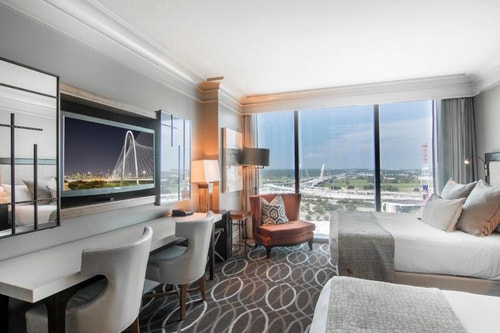 Queen Room Near Dallas Convention Center DAL 2 Luxury Bookings