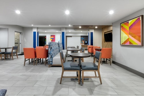 Standard King Room Near Ace Kitchen And Lounge DAL 9 Luxury Bookings