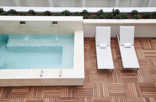 King Room Near Renaissance Tower DAL 7 Luxury Bookings