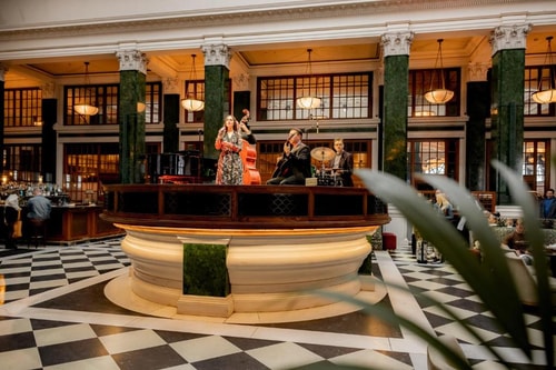 Queen Room Near Browan Solicitors Limited LON 9 Luxury Bookings