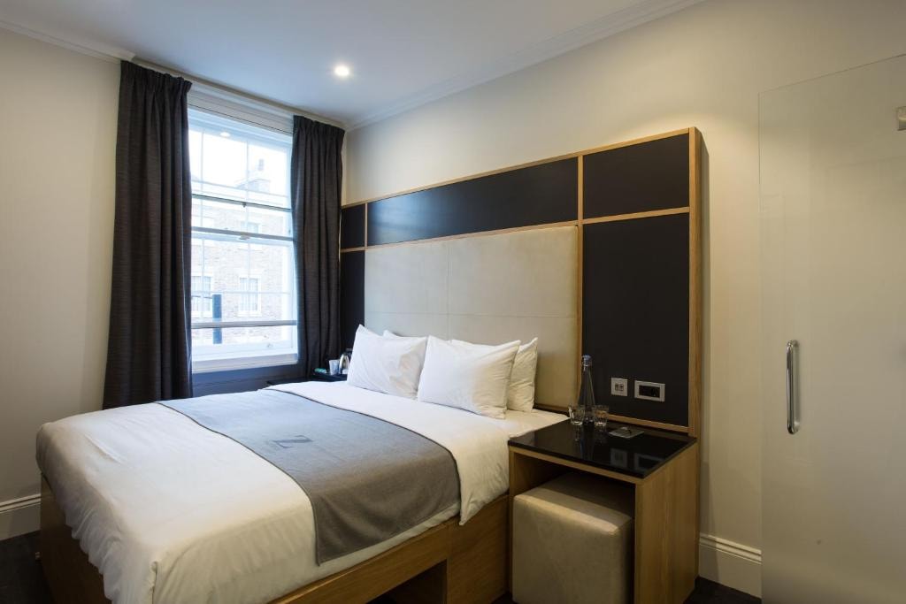 Queen Room Near Montagu Square Garden LON Luxury Bookings
