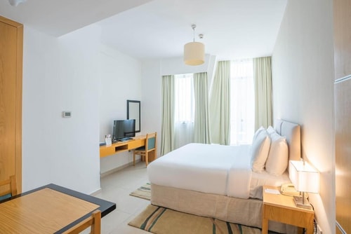 Classic Studio Near Carrefour Tecom Ab 2 Luxury Bookings