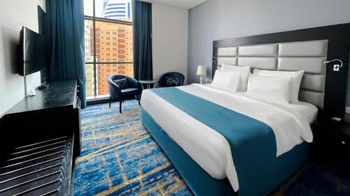 Classic Room Near Grosvenor Business Tower 2 Luxury Bookings