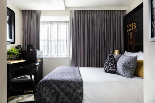 Double Room Near Tesco Express LON 1 Luxury Bookings