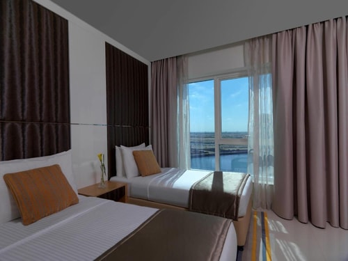 Three Bedroom Suite Near Bay Square Dubai 1 Luxury Bookings
