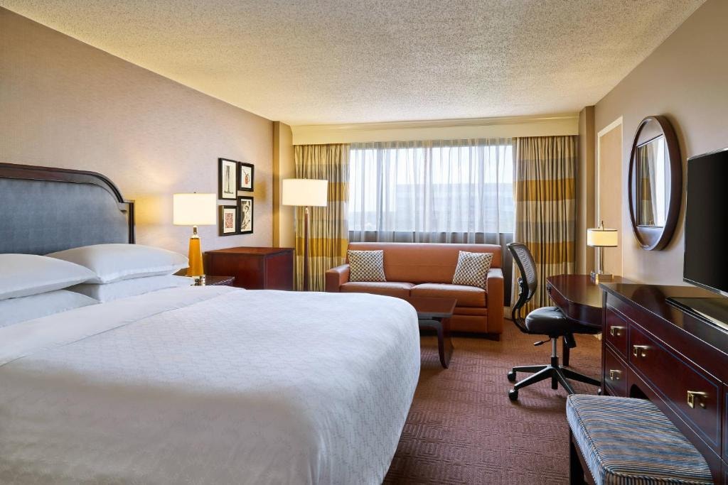 King Room Near Nativity Pilgrimage HOU Luxury Bookings