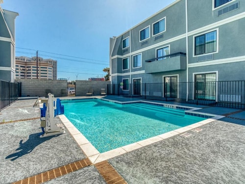 King Room Near Lake point Church North Dallas DAL 9 Luxury Bookings
