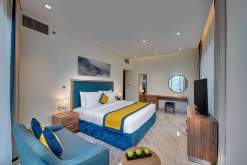 Two Bedroom Apartment Near Al Maya Supermarket 2 Luxury Bookings