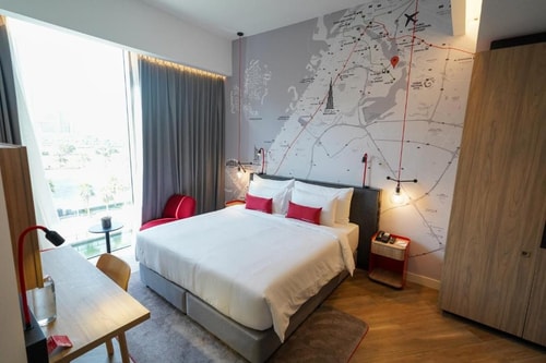 Superior King Or Twin Room Near Dubai Wharf Tower 1 Luxury Bookings