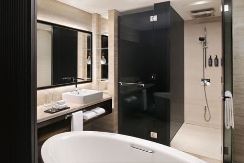 Deluxe King Or Twin Room Near H Hotel Sheikh Zayed 5 Luxury Bookings